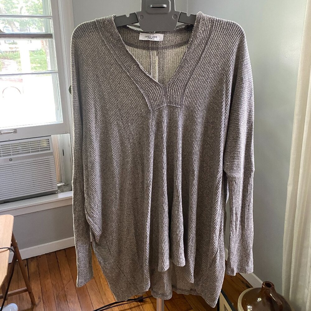 Long Grey Sweater Tunic by Carly Jean Los Angeles Size Small